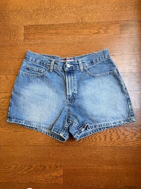 Old Navy Blue Jeans Women's Shorts Size 8 Y2K Light Wash Classic Beach Everyday
